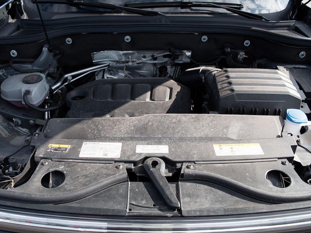 used 2025 Volkswagen Atlas Cross Sport car, priced at $53,697