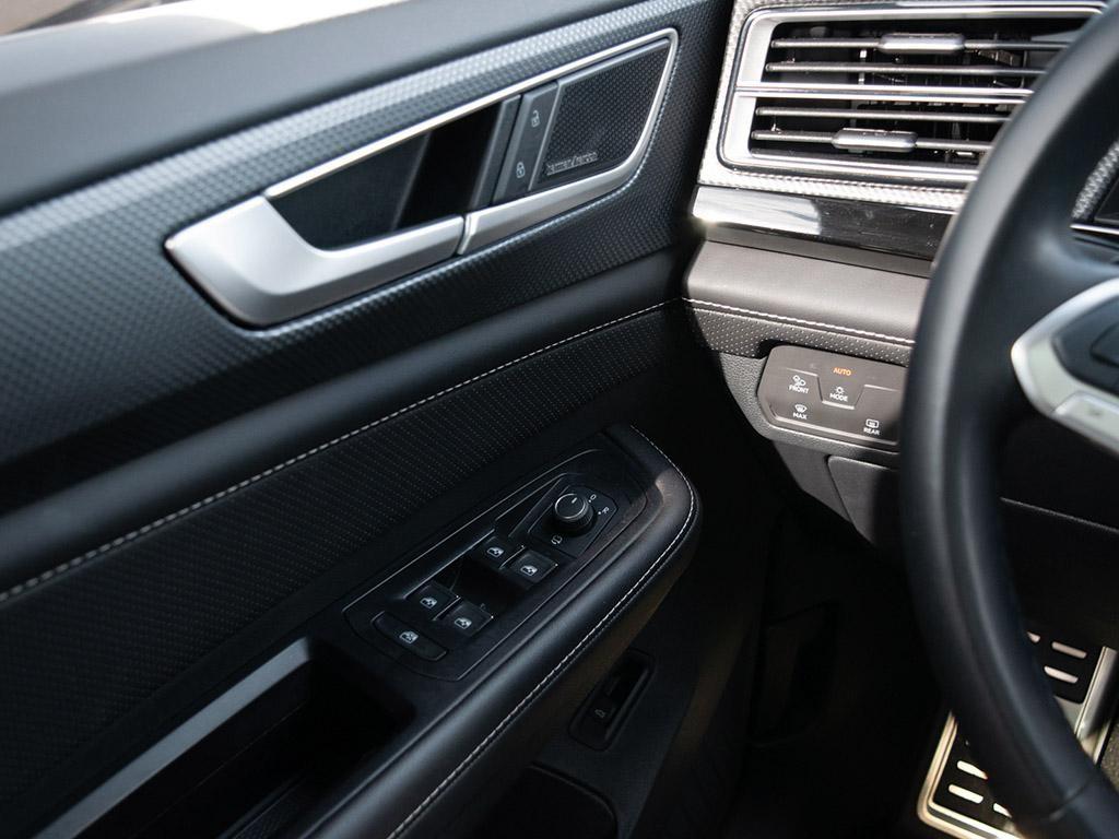 used 2025 Volkswagen Atlas Cross Sport car, priced at $53,697