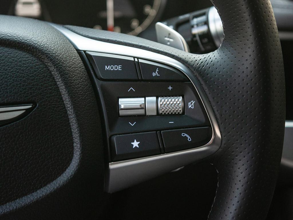 used 2025 Genesis G70 car