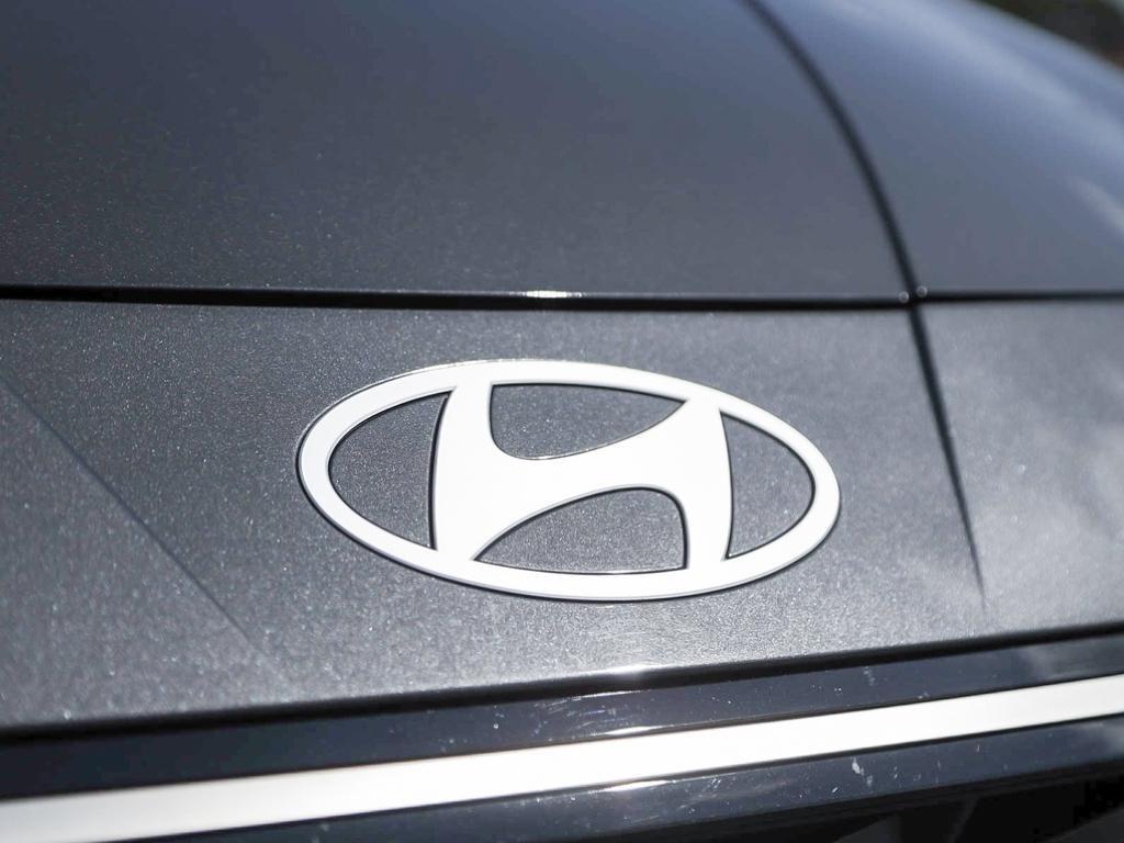 used 2025 Hyundai Elantra Hybrid car