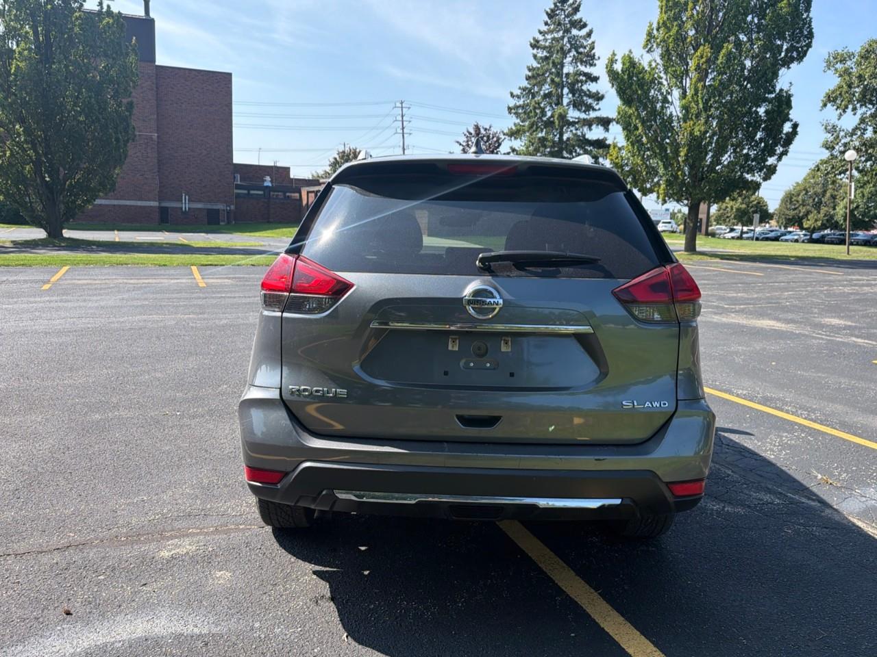 used 2017 Nissan Rogue car