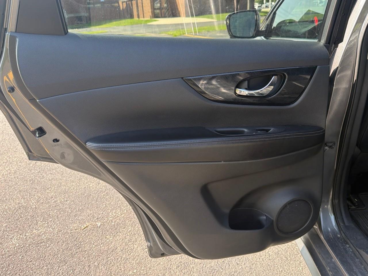 used 2017 Nissan Rogue car