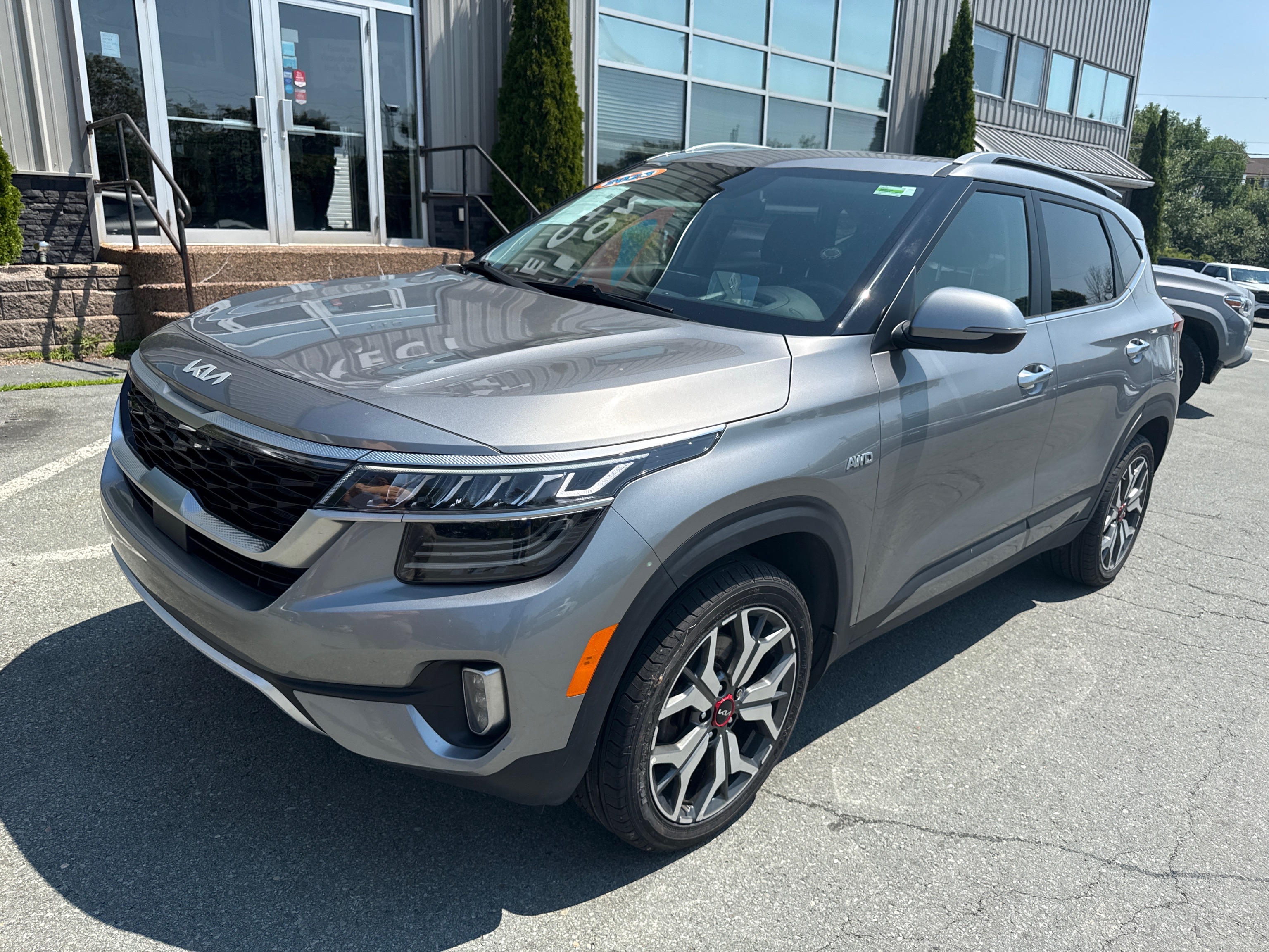 Gray 2023 Kia Seltos SUV / Crossover 7-Speed Automatic