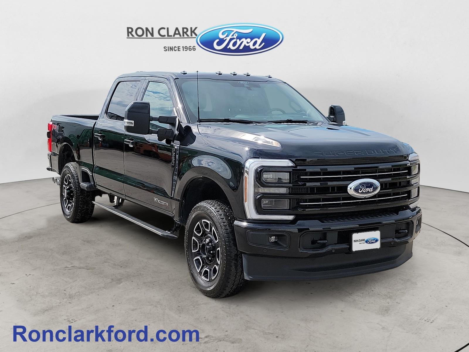 2025 Ford F-350 Super Duty Platinum Crew Cab 4WD