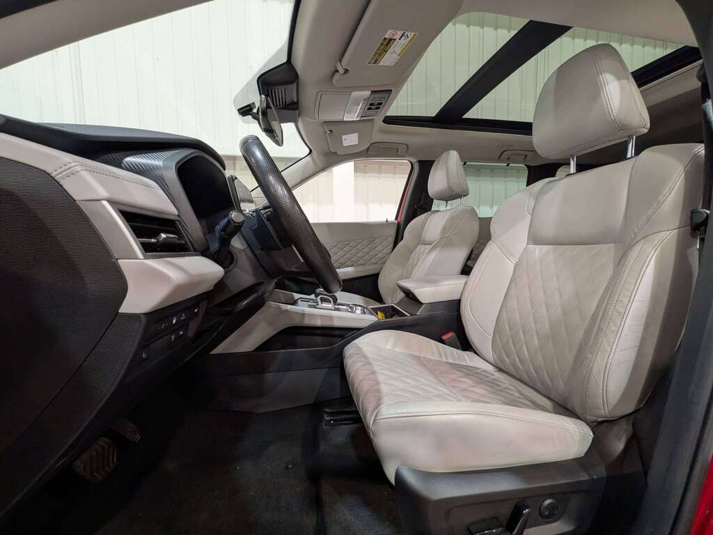 Mitsubishi Outlander 2023