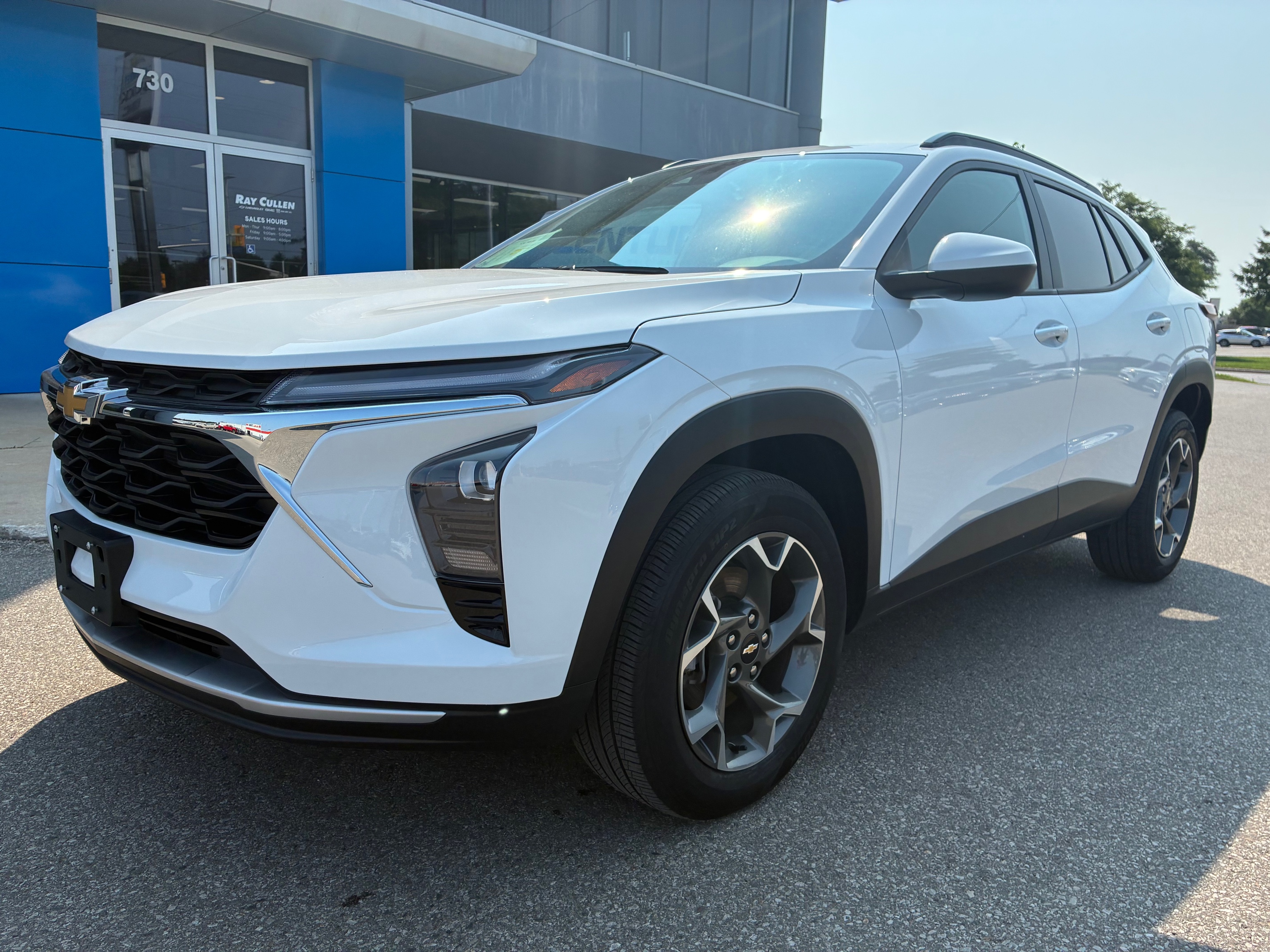 White 2025 Chevrolet Trax SUV / Crossover Front-Wheel Drive 6-Speed Automatic