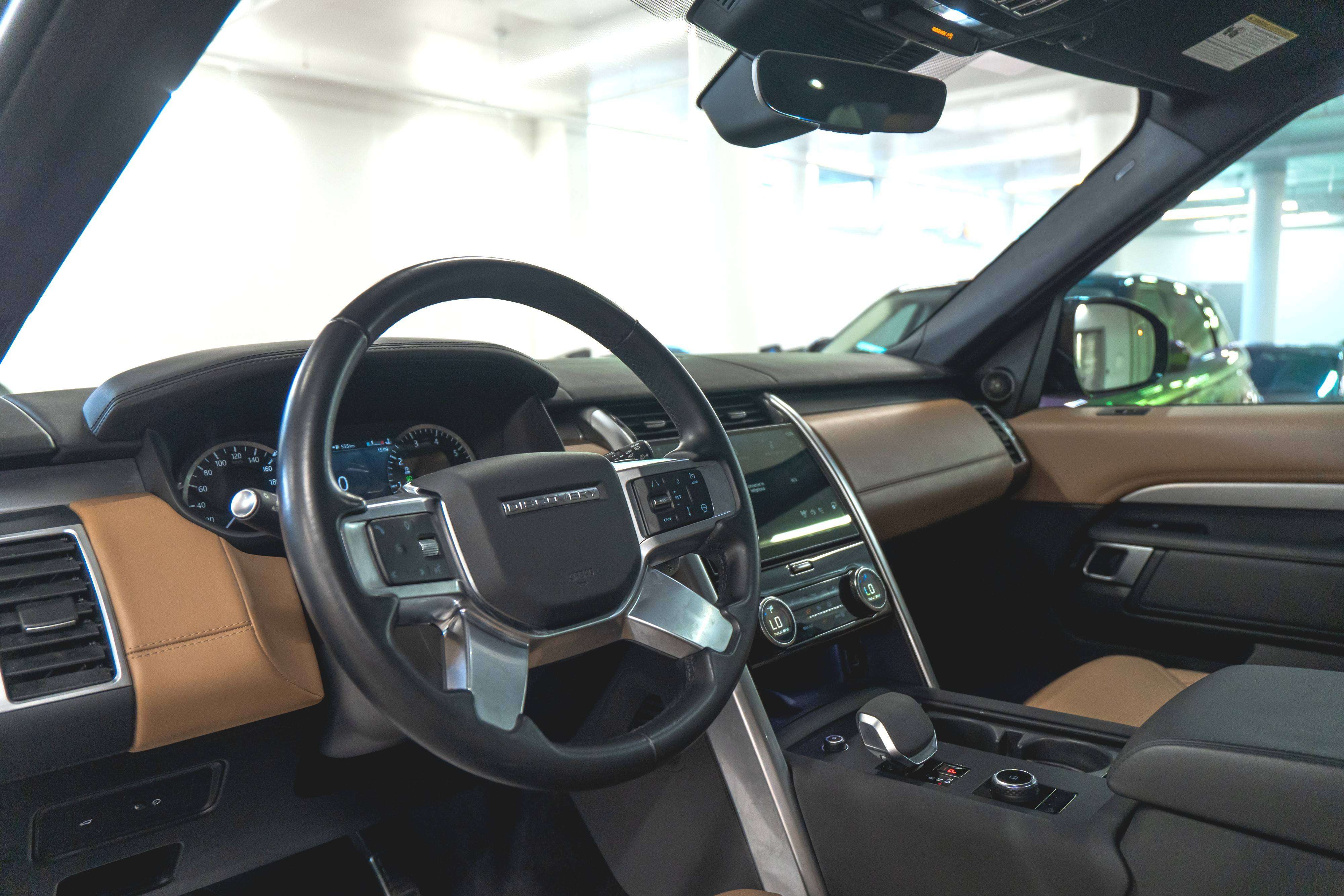 Land Rover Discovery 2023