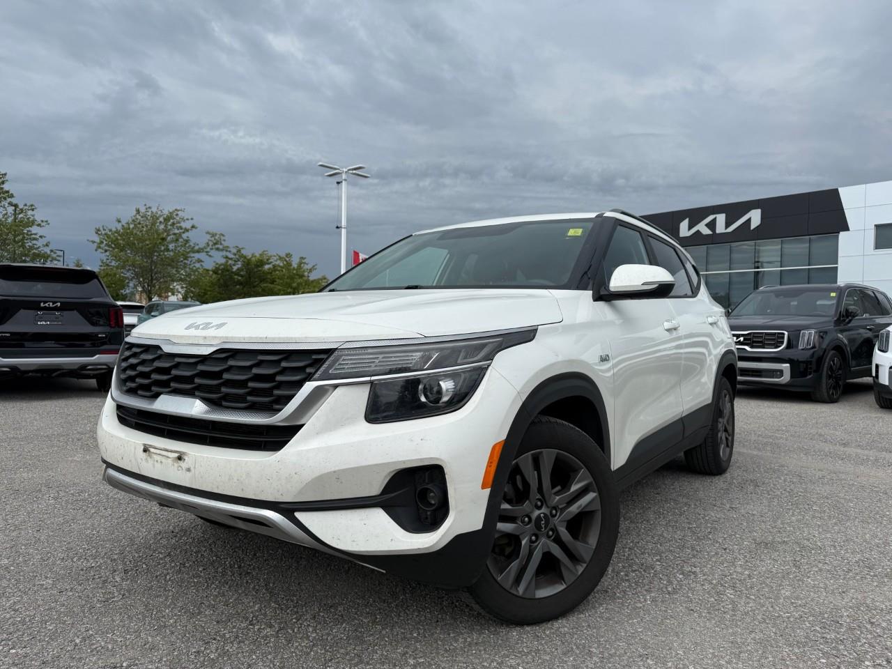 White 2022 Kia Seltos SUV / Crossover All-Wheel Drive Continuously Variable Transmission