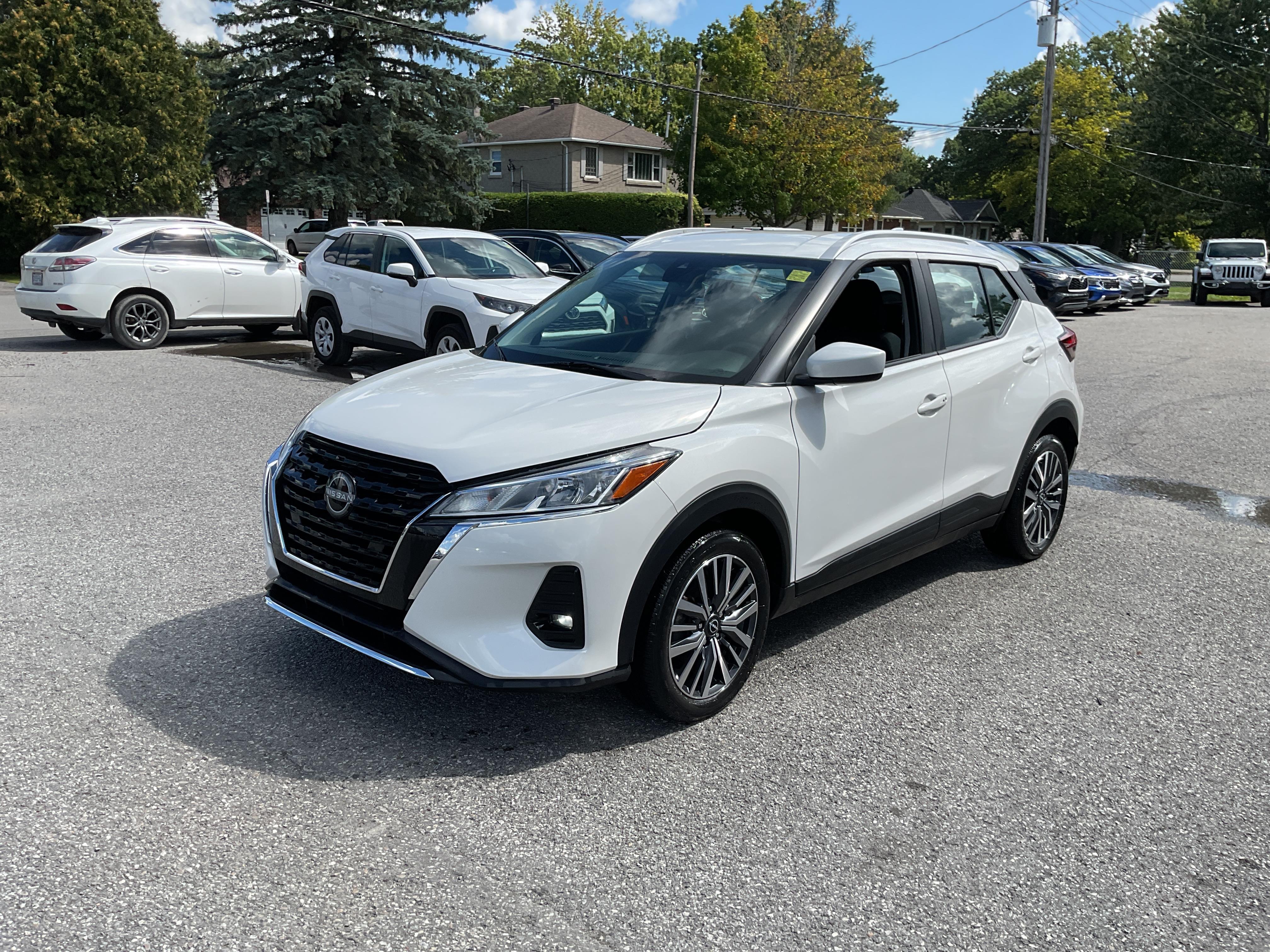 White 2024 Nissan Kicks SUV / Crossover Front-Wheel Drive Continuously Variable Transmission