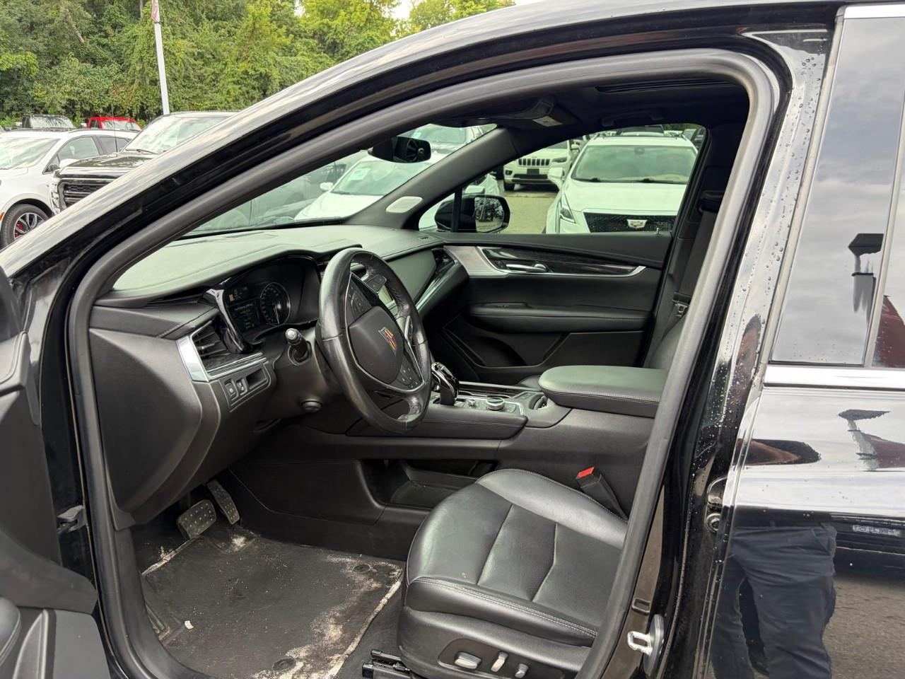 used 2021 Cadillac XT5 car, priced at $29,889