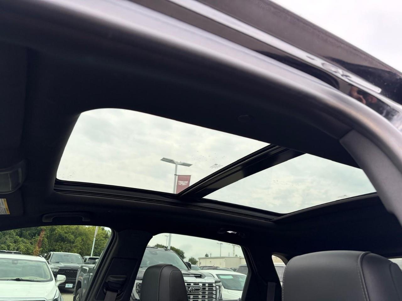 used 2021 Cadillac XT5 car, priced at $29,889