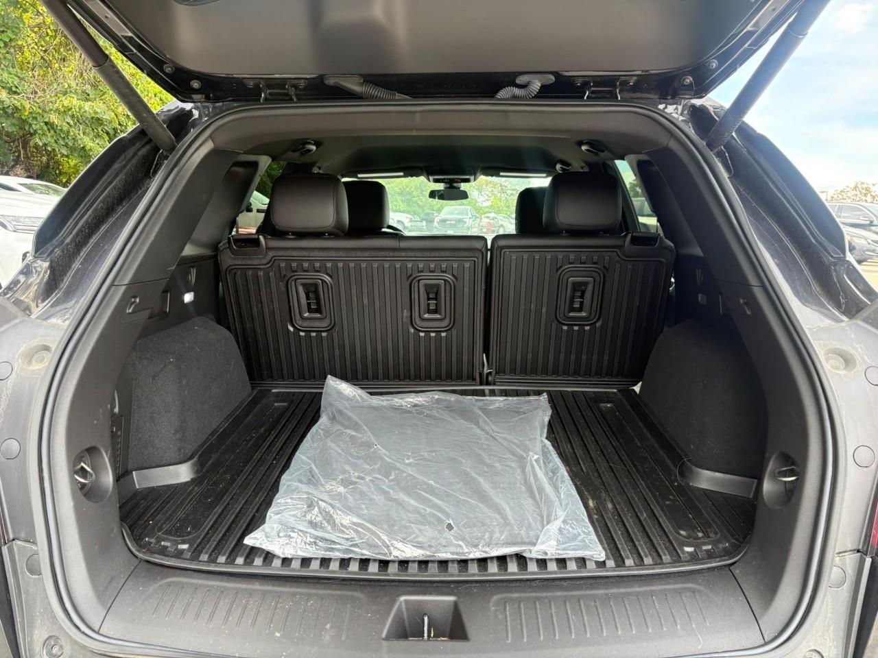 used 2024 Cadillac XT5 car, priced at $38,489