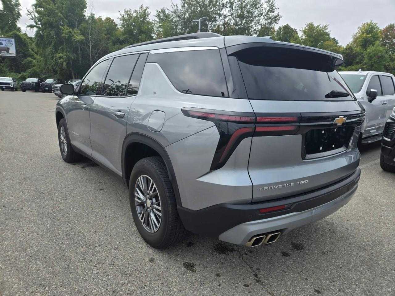 used 2024 Chevrolet Traverse car, priced at $44,077