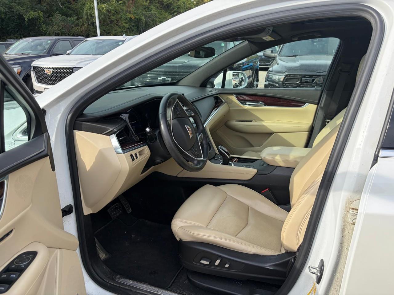 used 2018 Cadillac XT5 car, priced at $17,500