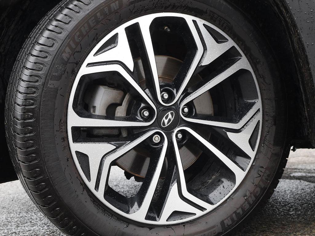 used 2020 Hyundai Santa Fe car, priced at $22,194