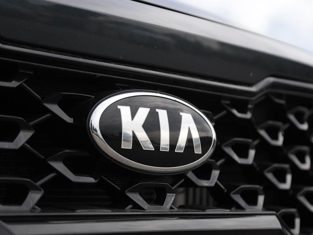 used 2021 Kia Sorento car, priced at $30,697