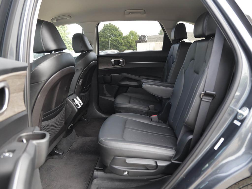 used 2021 Kia Sorento car, priced at $30,697