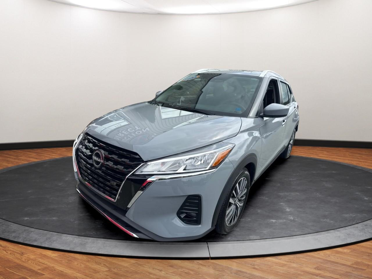 Gray 2025 Nissan Kicks SUV / Crossover Front-Wheel Drive Continuously Variable Transmission