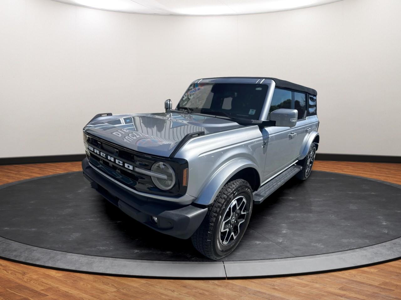 Silver 2022 Ford Bronco SUV / Crossover Four-Wheel Drive Automatic
