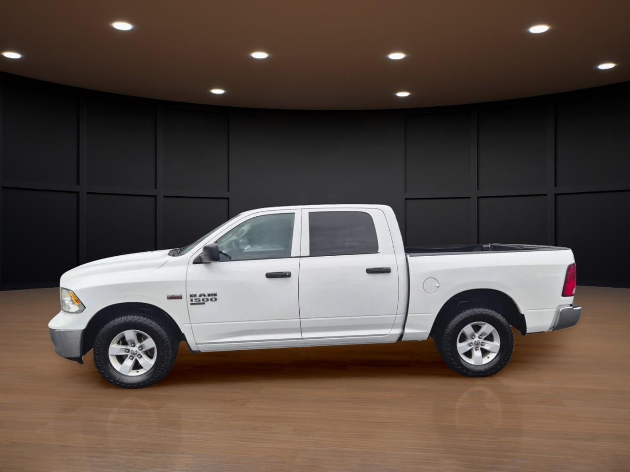 2022 RAM 1500 Classic SLT Crew Cab 4WD