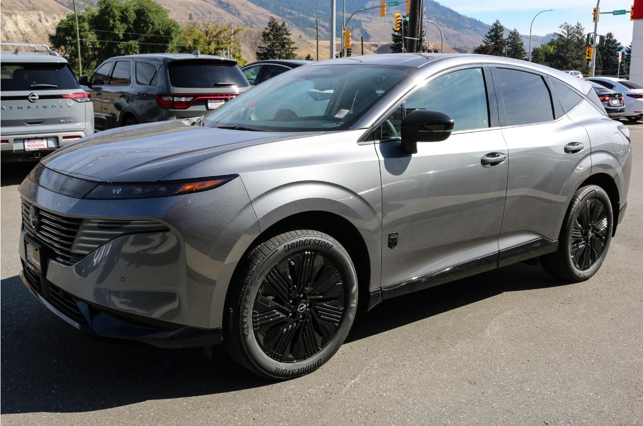 Gray 2027 Nissan Murano SUV / Crossover  Automatic