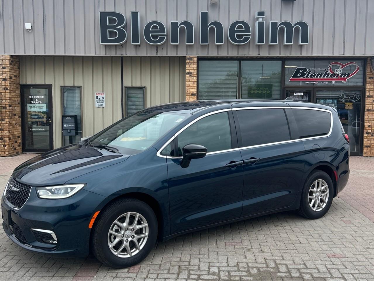 Blue 2025 Chrysler Pacifica Minivan Front-Wheel Drive 9-Speed Automatic