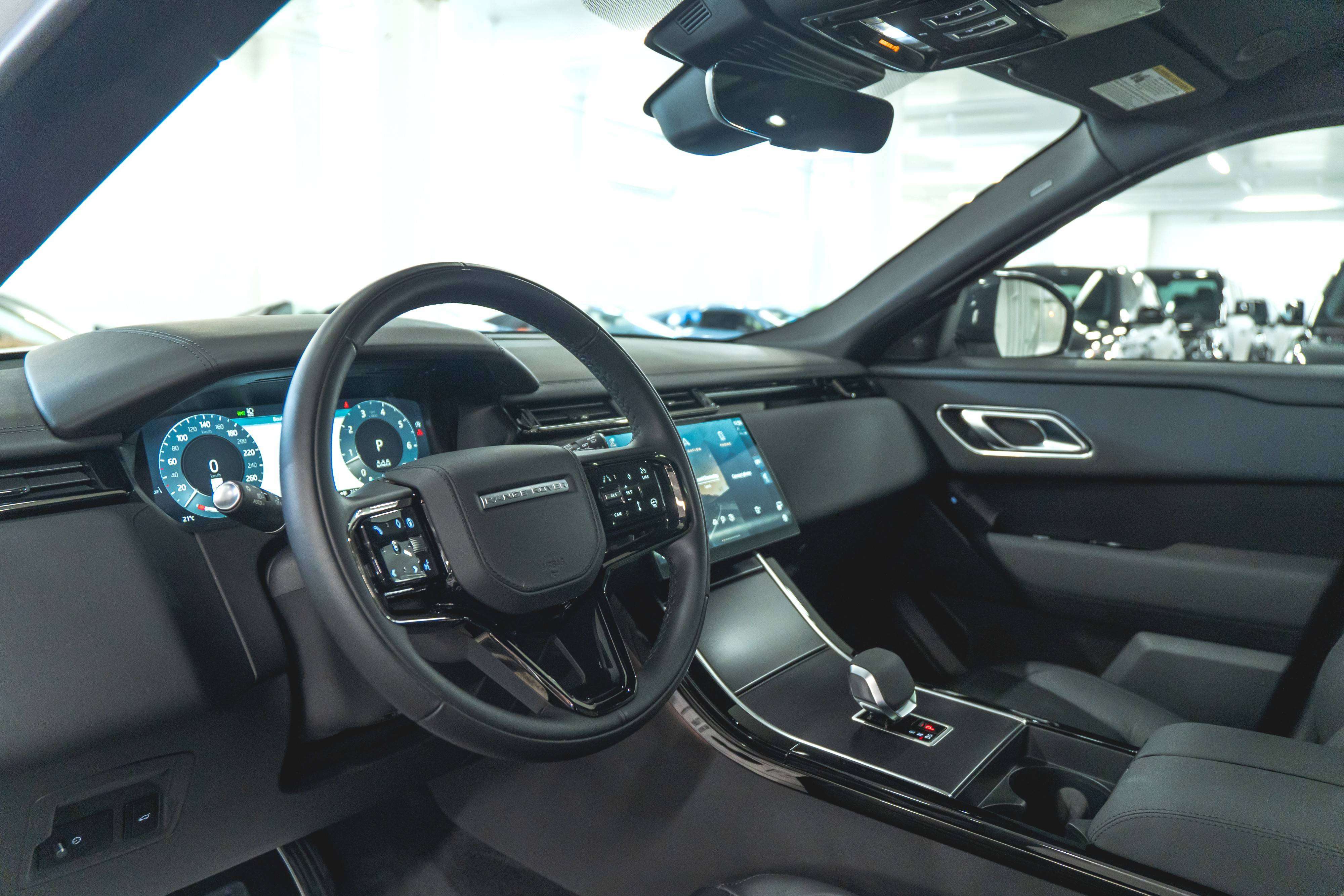 Land Rover Range Rover Velar 2026