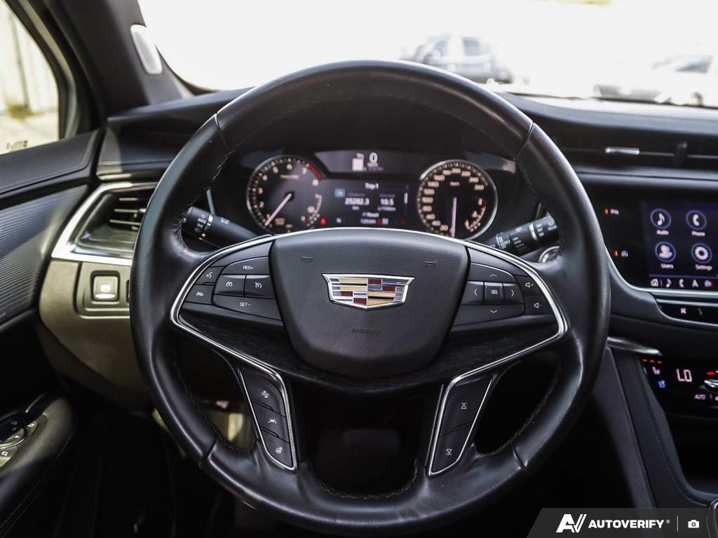 used 2023 Cadillac XT5 car, priced at $35,616