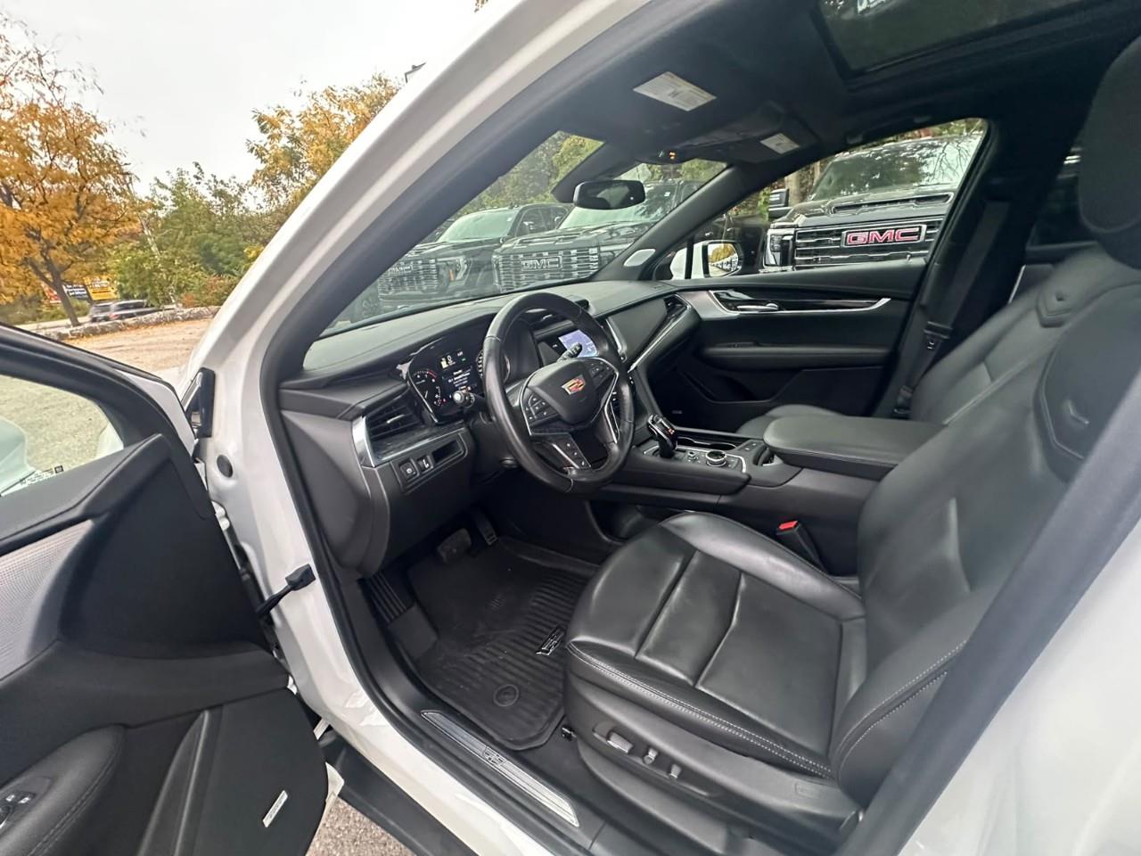 used 2023 Cadillac XT5 car, priced at $34,899