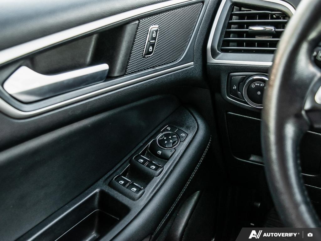 used 2023 Ford Edge car, priced at $25,298