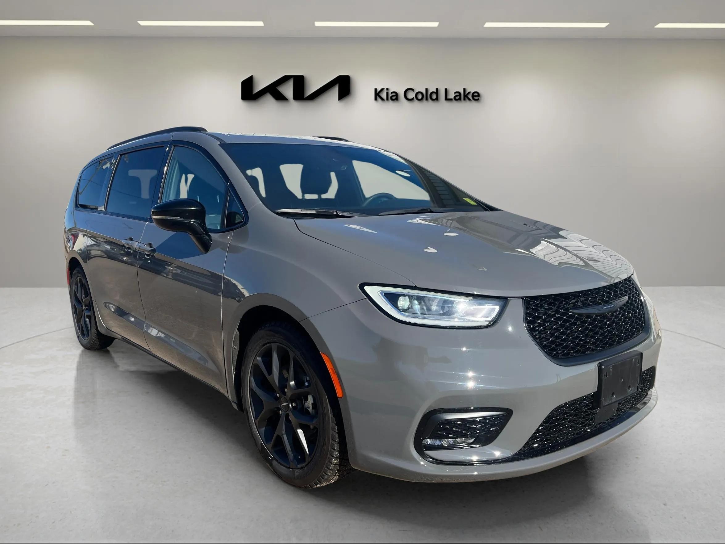  2025 Chrysler Pacifica Limited FWD   