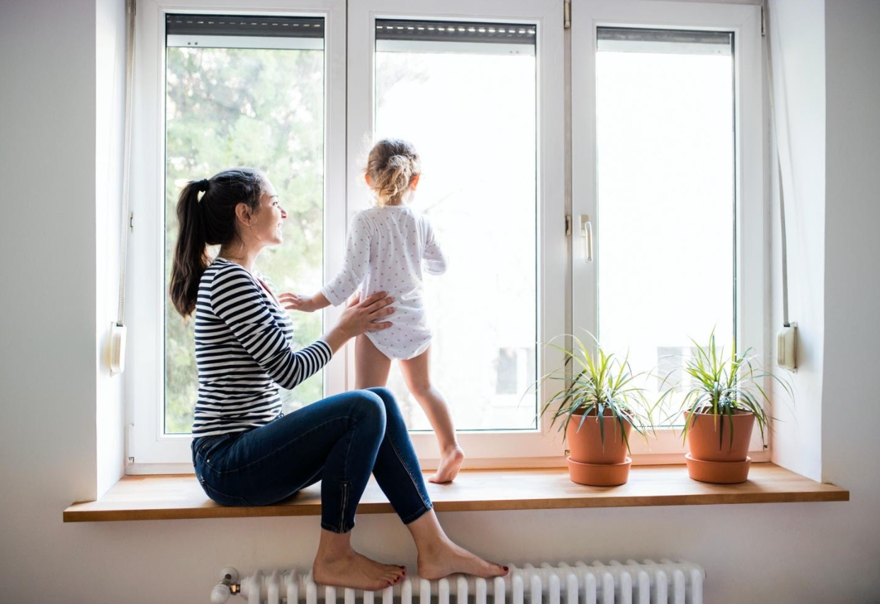 easy, cute, & trendy hairstyles for new moms