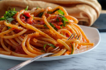 perciatelli with red pepper sauce