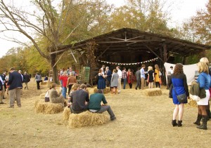 This working barn was the first stop after the ceremony, a beverage center with a bean bag game. Credit: Donita Pendered