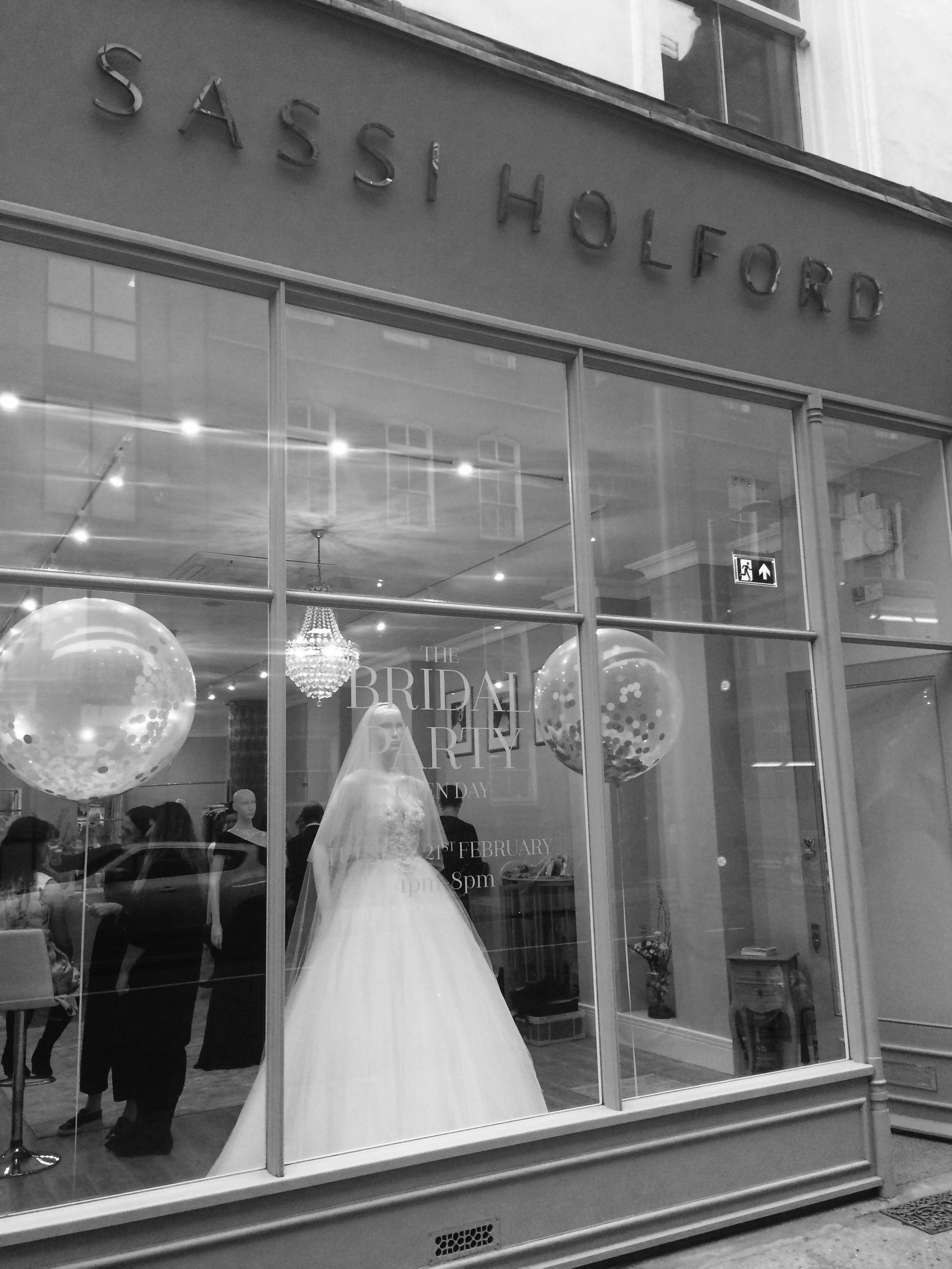 Best Wedding Dress Hire London Pemerintah Kota Ambon