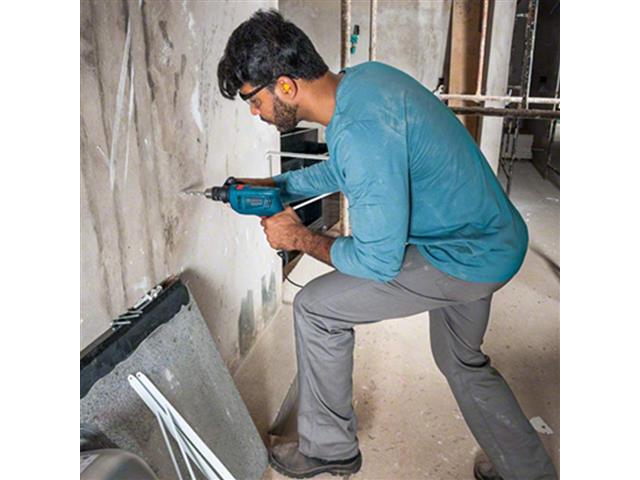 Furadeira de Impacto Bosch GSB 550 com 14 Acessórios 550W 110V - 5