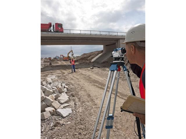 Nivelador Laser Óptico Bosch GOL 26 D 26x Aumento - 3