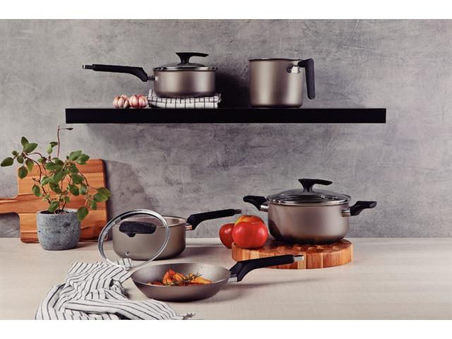 Jogo de Panelas Tramontina Milazzo em Alumínio Max Amêndoa 5 Peças - 8