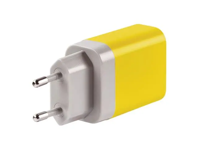 Adaptador Universal Con 3 Puertos USB-A 2.4A
