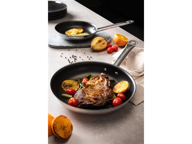 Frigideira Tramontina Professional Rasa em Aço Inox 1,1 L - 2