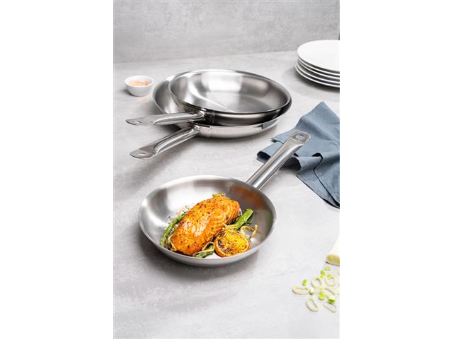 Frigideira Tramontina Professional Rasa em Aço Inox Fundo Triplo 1,1 L - 4