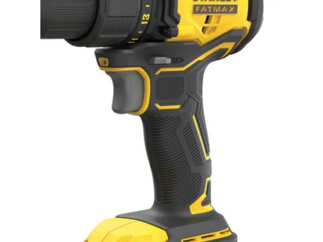 Parafusadeira Stanley 1/2" 20V Brushless - 1