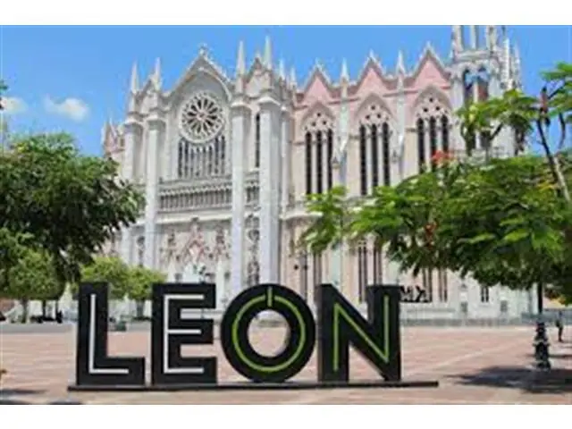 Vuelo redondo con Destino CDMX AeroMéxico o Volaris - Salida León