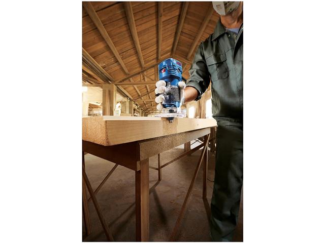 Tupia de Palma Bosch com Lâmina de Serra T111C para Madeira 550W 110V - 6