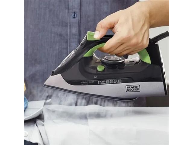 Ferro de Passar Black&Decker FX2700 Preto e Verde 220V - 2