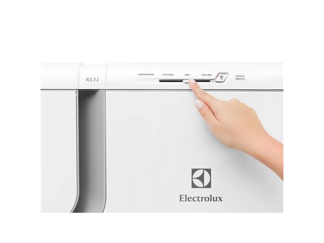Geladeira Cycle Defrost Electrolux RE31 DegeloPrático 240L Branca