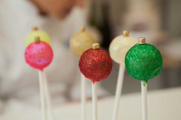 Christmas Ornament Cake Pops Satin Ice