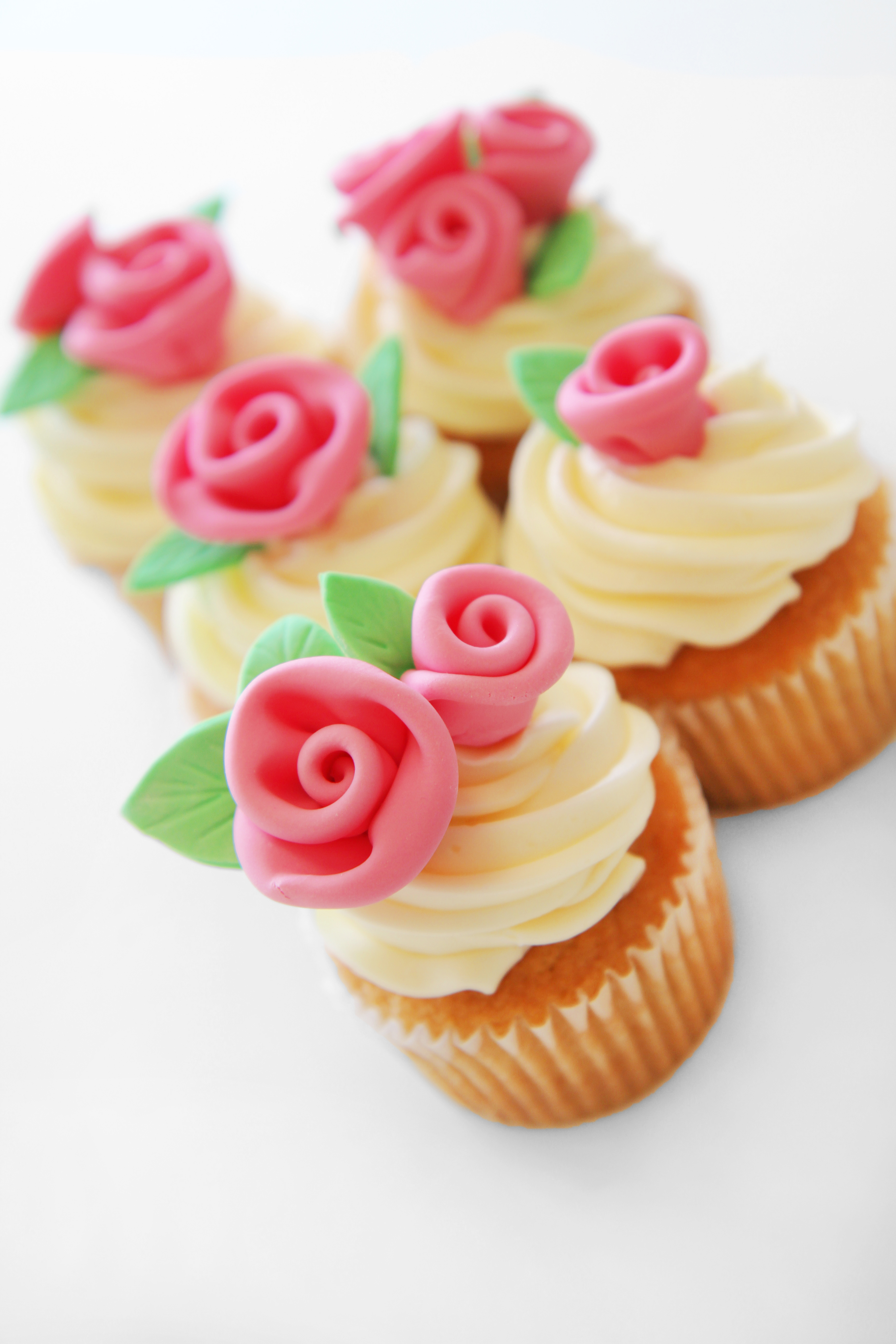Fondant Rose Cupcake Topper Satin Ice Fondant Rose Cupcake Topper Satin Ice