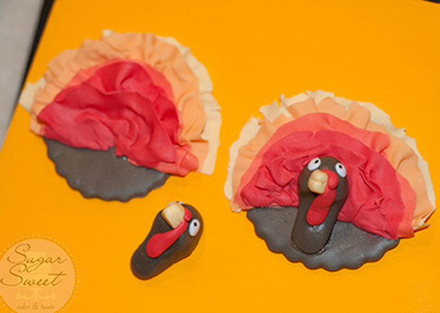 Turkey-Cupcake-Feathers-4.jpg?mtime=20181107130351#asset:107418