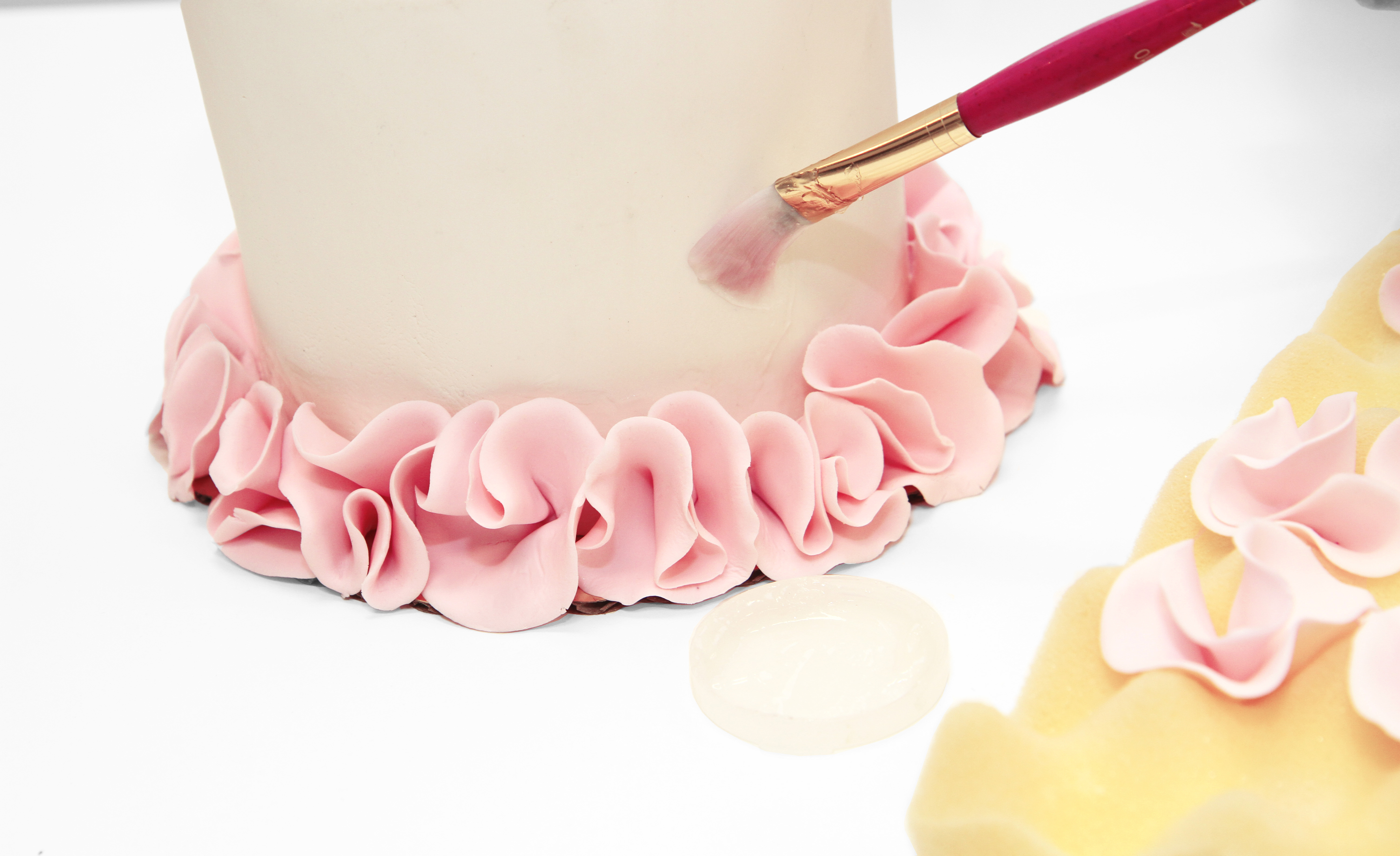 How to make fondant frills on cake